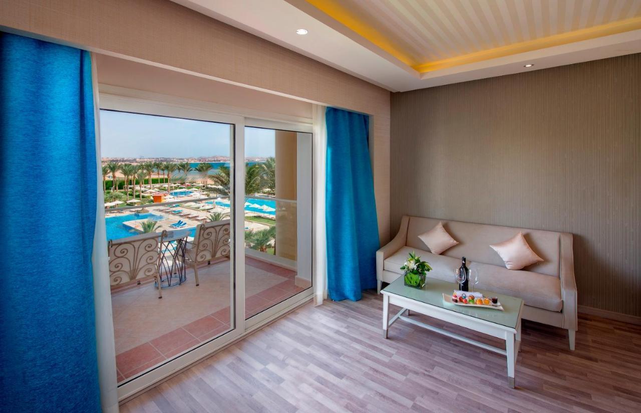 Люкс "Преміум" із гідромасажною ванною, видом на море та басейн і пакетом VIP-послуг